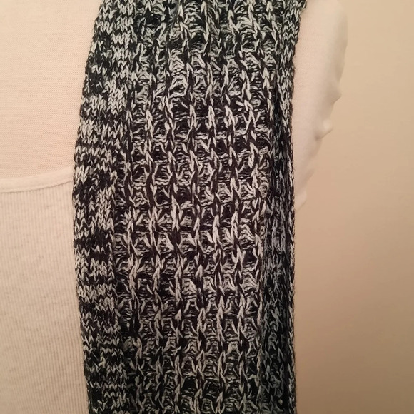 Victoria's Secret Rectangle Knit Multifunctional Scarf Black Grey - Picture 2 of 8